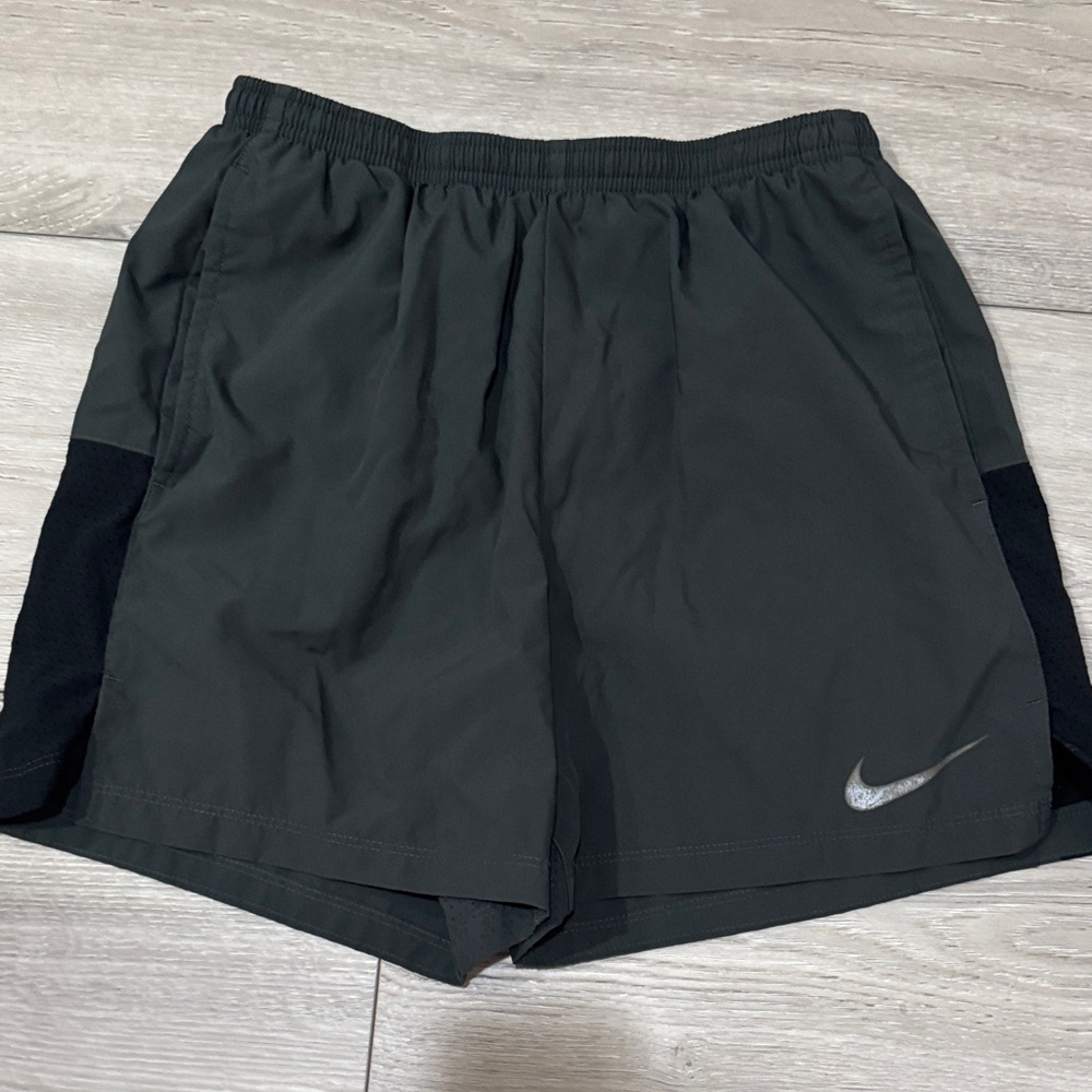 Nike Men's Dark Gray Athletic Shorts